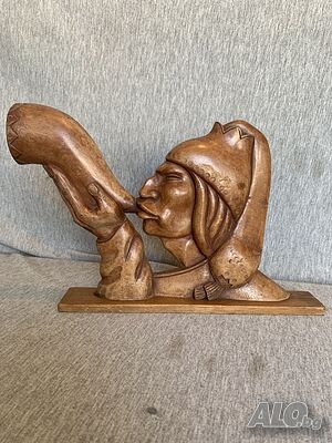 дървена фигура статуетка