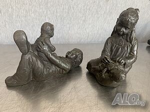фигури статуетки