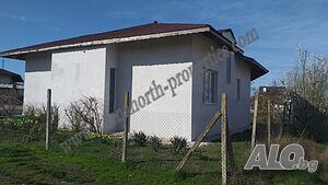 Къща с 4 спални в отлично село близо до морето