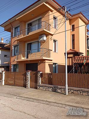 Продавам къща с ГАРАЖ, гр. Тутракан