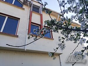 Продавам масивна къща с гараж, Средна Кула