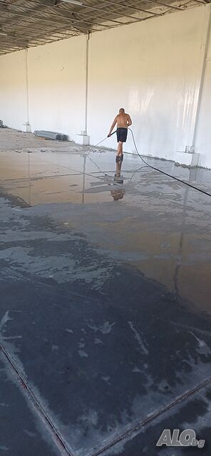 Измиване на складовете, площадки, помещения и други на мястот