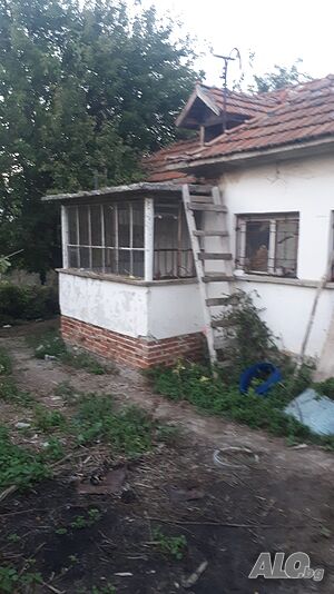 Къща в Село Каменец с 2 дка двор -От Собственик