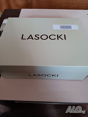 Продавам дамски боти и преса за коса