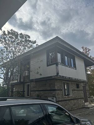 Уют, комфорт и тишина! Къща под наем в к-с „Черешова градина“, с. Кошарица