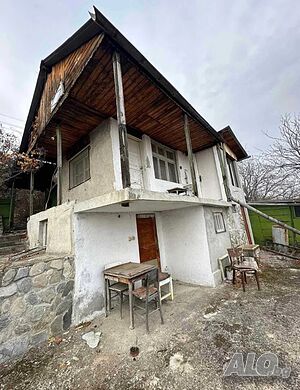 Продава двуетажна къща, гр. Перущица