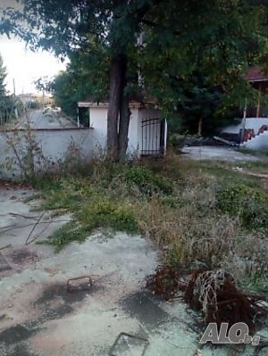 Заведение с двуетажна къща, с. Тополово