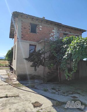 Двуетажна къща, с. Избеглии