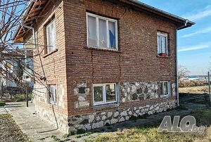 Двуетажна къща, с. Кадиево