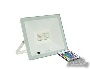 LED прожектор RGB+бяло и дистанционно 20W