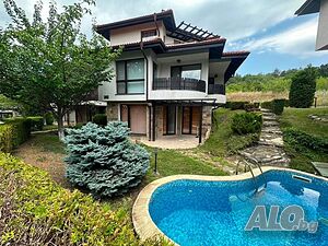 Апартамент с двор в Bay View Villas