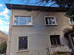 Продава КЪЩА област София, с. гара Лакатник Двуетажна къща 210 кв.м РЗП 888 кв.м двор | Къщи, Вили | Гара Лакатник