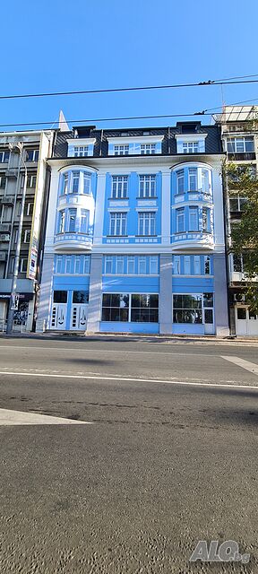 Тристаен апартамент срещу централна гара от собственик