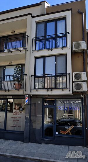 Отдава се под наем търговско помещение в центъра на Бургаc