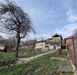 Голяма къща гр. Цар Калоян