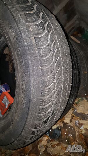 Много добри зимни гуми 14-ки 185 65 R14 SAVA
