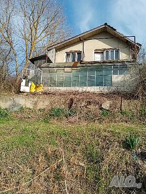 Парцел ”Гаази баба” с постройка - 50 000лв.
