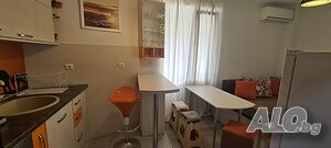 Двустаен апартамент с двор