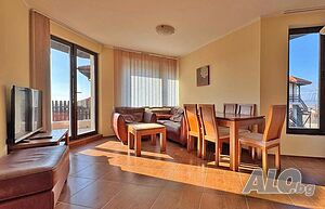 Просторен тристаен апартамент в к-с „Bay View Villas“, Кошарица