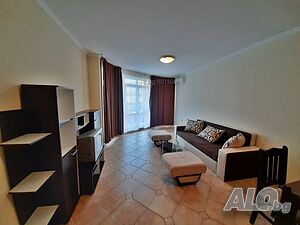 Просторен тристаен апартамент, Суперцентър, Паркомясто