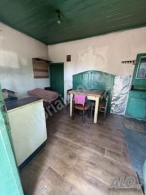 Здрава къща в с. Ресен