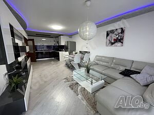 Просторен тристаен апартамент до парк Дружба