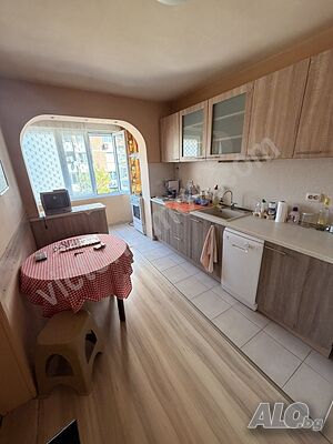 Тристаен апартамент до парк Дружба