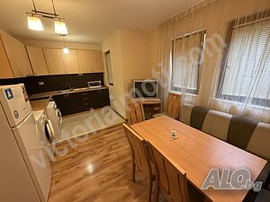 Тристаен апартамент в центъра