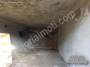 Тухлен гараж в кв. Акация