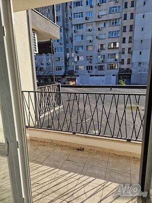 Славейков тристаен Акт 16 с подземно парко място което влиза в цената