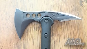 2 модела Тактическа Брадва Томахавка Туристическа брадвичка SOG Tomahawk