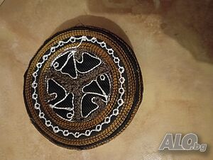 Екзотична азиатска шапка