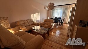 Продава четиристаен апартамент в Петрич
