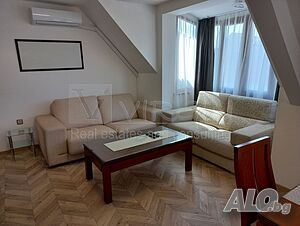 Тристаен апартамент 115 кв.м Тухла 4 етаж Последен етаж