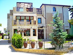 Продава прекрасна къща в гр. Варна, к.к. Св. Св. Константин и Елена