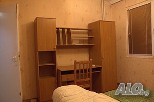 Тристаен полуобзаведен