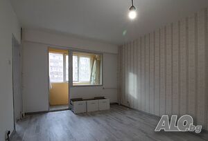 Продава се едностаен апартамент в саниран блок