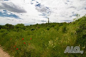 Парцел на втора линия на главен път