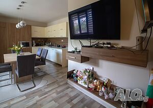 Тристаен апартамент с гараж и панорама в кв. Сини камъни