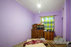Тухлена самостоятелна къща в с. Коньово