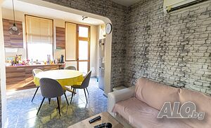 Продава се масивна триетажна къща в Ново село Двуетажна къща 150 кв.м РЗП 300 кв.м двор | Къщи, Вили | Ново Село Сливен