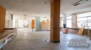 Продават се два етажа от офис сграда в топ центъра на Сливен