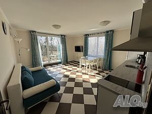 Обзаведен, двустаен апартамент, на 30м от брега на морето в гр. Созопол