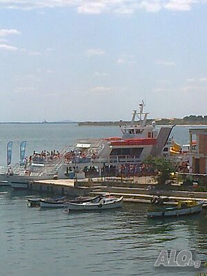 моряци за сезонен превоз на туристи