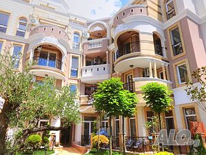 Продава се апартамент в много красив комплекс 🏡