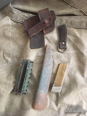 военни неща и... стари офицерски..