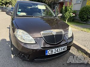 Lancia Ypsilon 1, 4