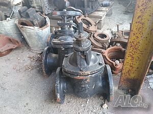 Продават се спирателни кранове Ф80