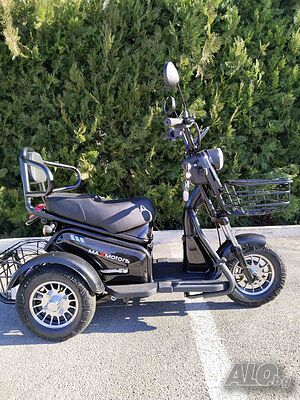 Нов модел Двуместна електрическа триколка Max Motors BLACK PUDDING 1800W