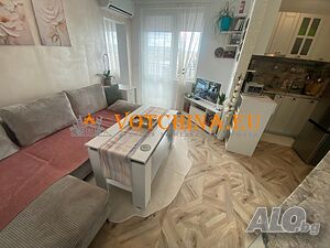 Продава се четиристаен апартамент в квартал Христо Ботев, град Варна.